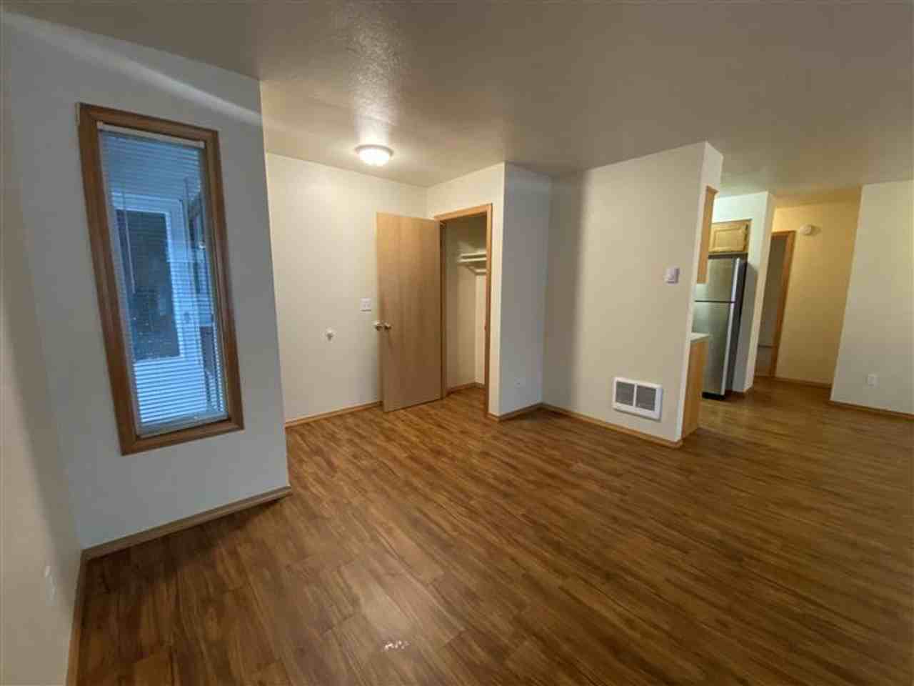 Laura Lane Apartments - Photo 6 of 12