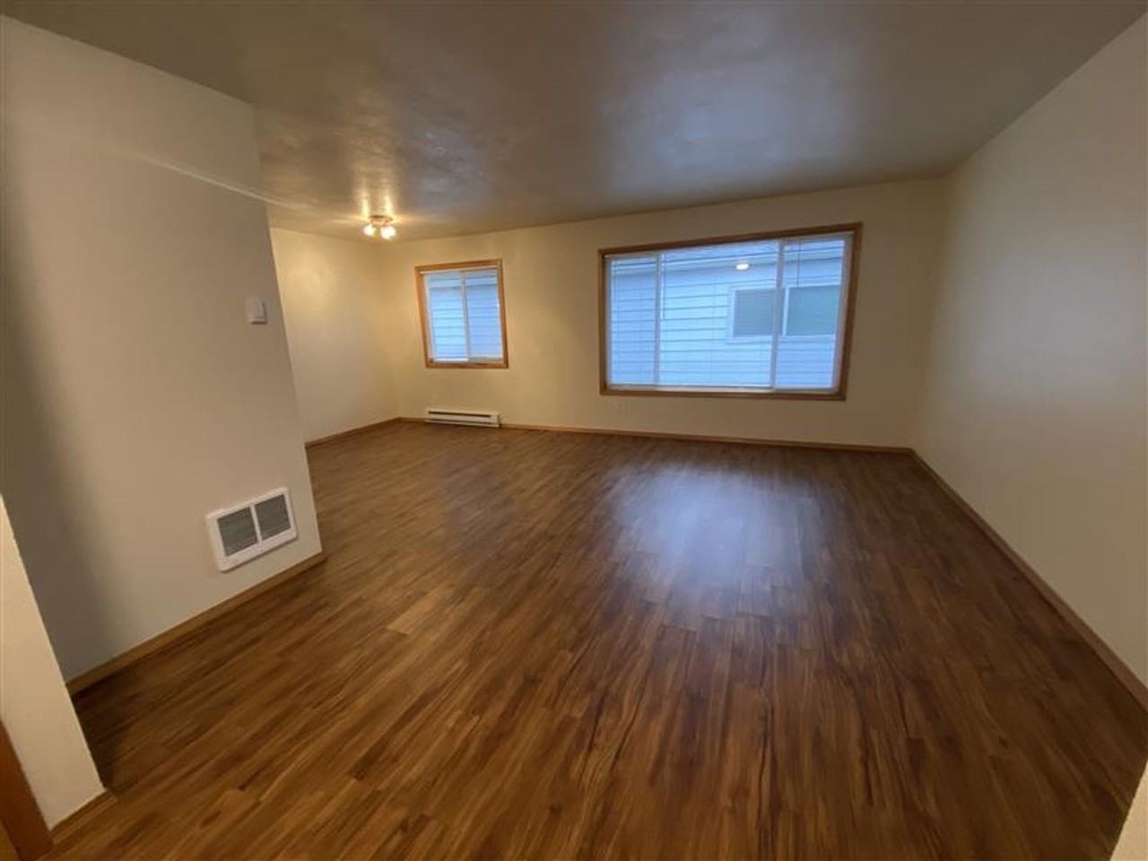 Laura Lane Apartments - Photo 7 of 12