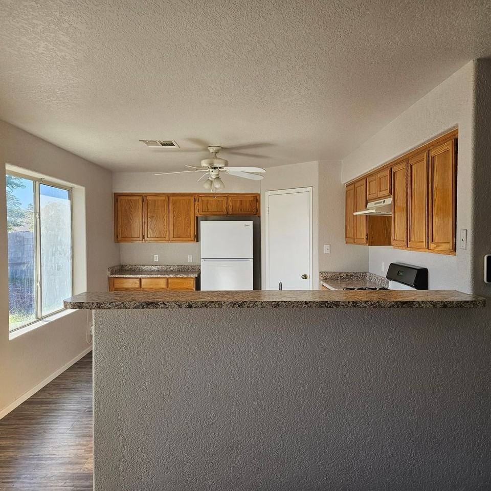 6351 East 41st Street - Photo 3 of 18