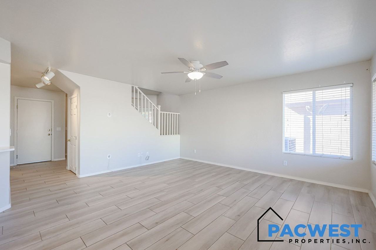 14872 West Bloomfield Road - Photo 5 of 35