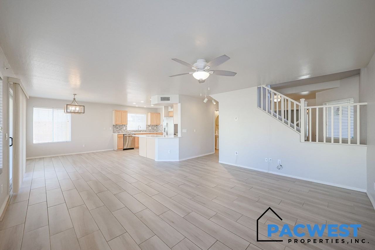 14872 West Bloomfield Road - Photo 6 of 35