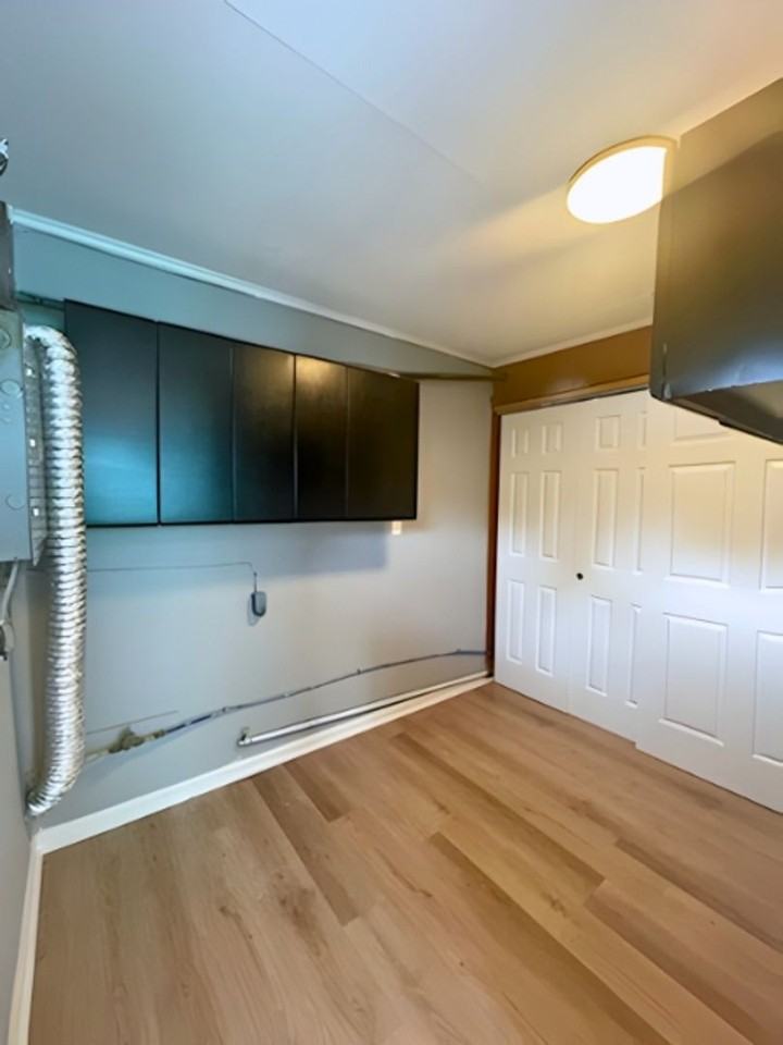 1036 South James Road - Photo 4 of 10