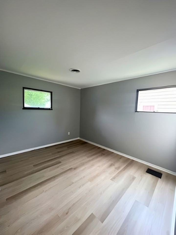 1036 South James Road - Photo 5 of 10