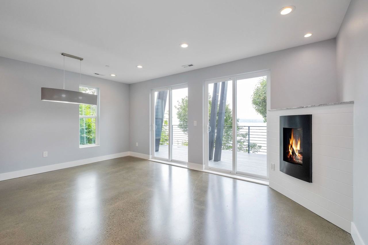 15901 Maplewild Avenue Southwest - Photo 3 of 14