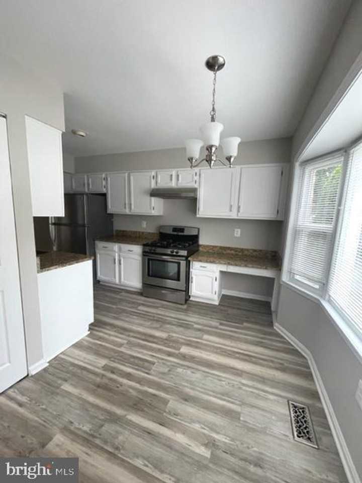 110 Autumn Hill Way - Photo 3 of 28