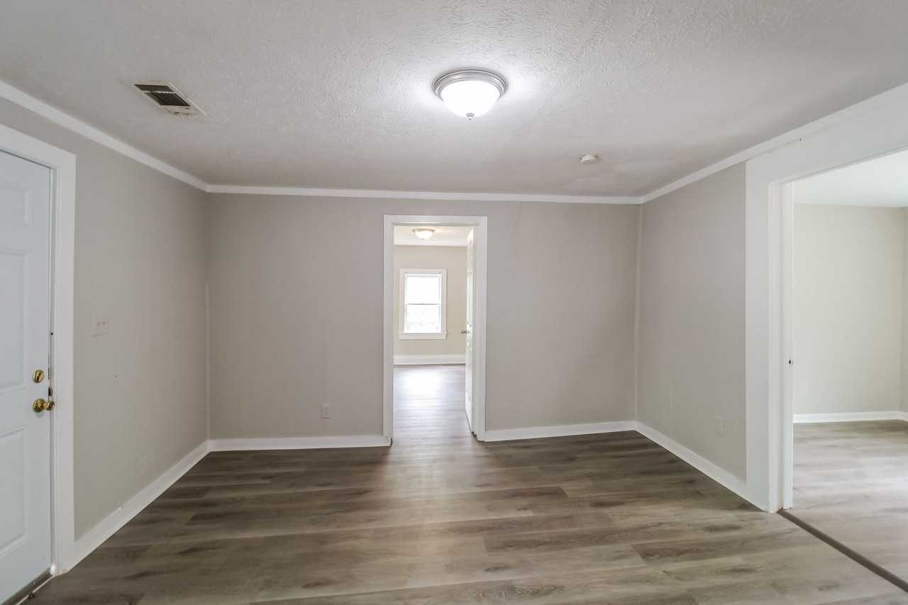 626 Turner Street - Photo 3 of 17