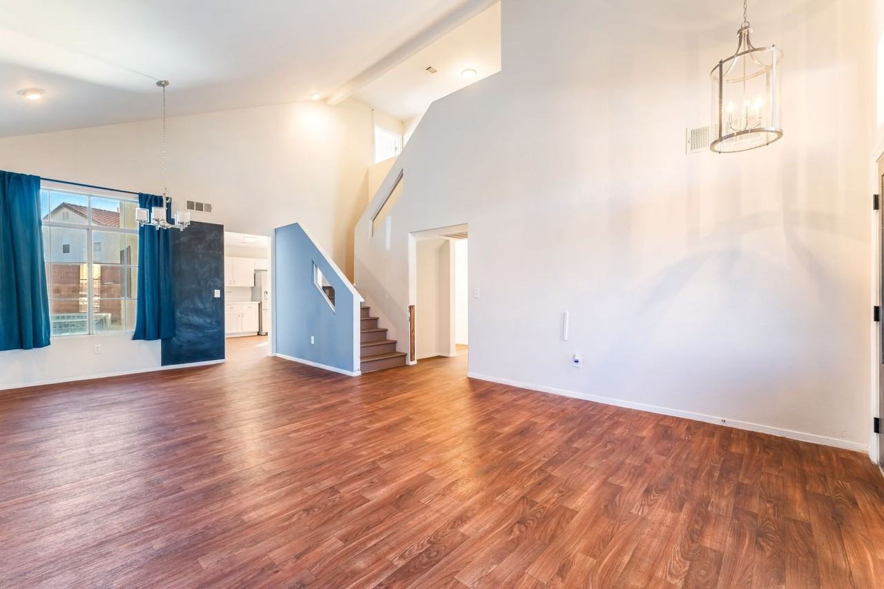 8401 Cinnamon Hill Avenue - Photo 3 of 24