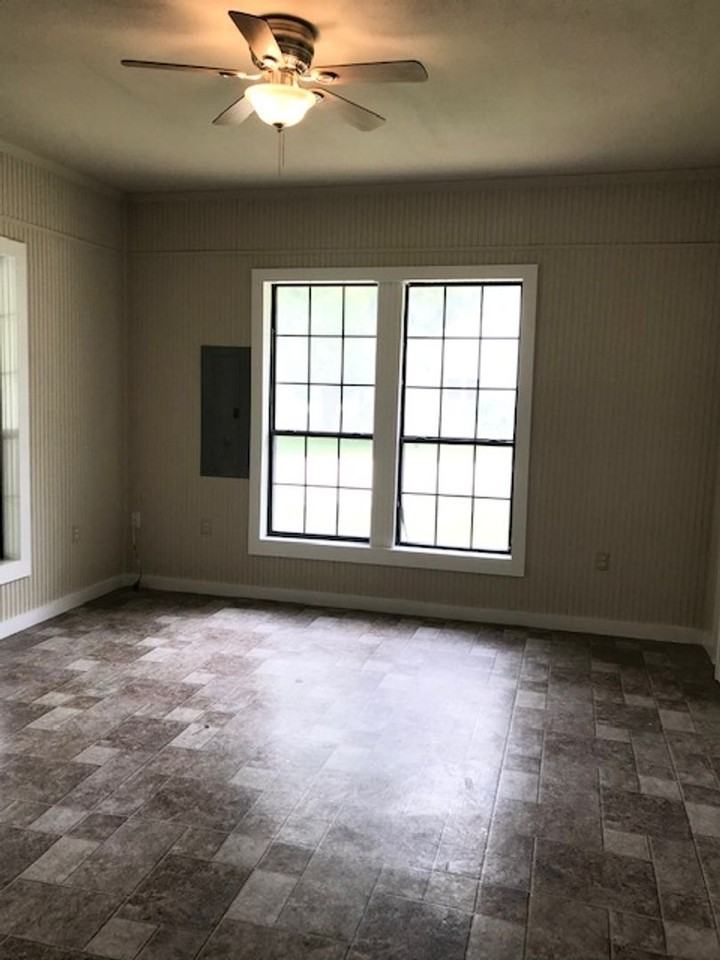 1004 Avenue F - Photo 6 of 13