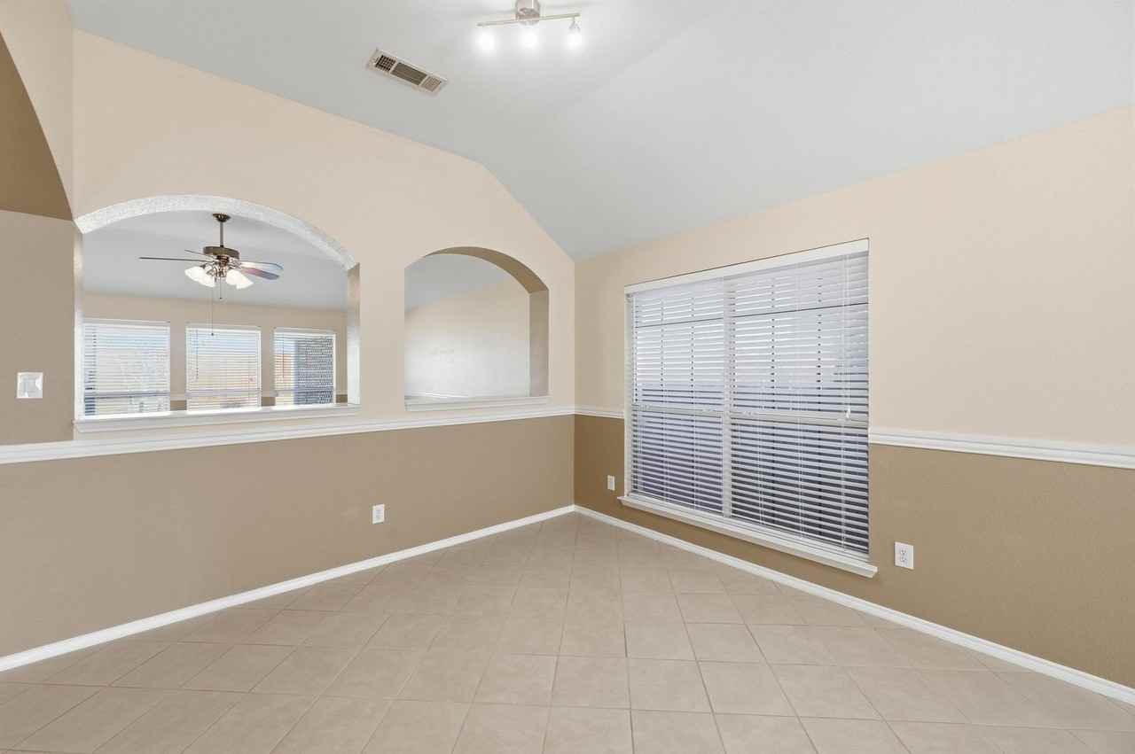 421 Kingfisher Lane - Photo 7 of 21