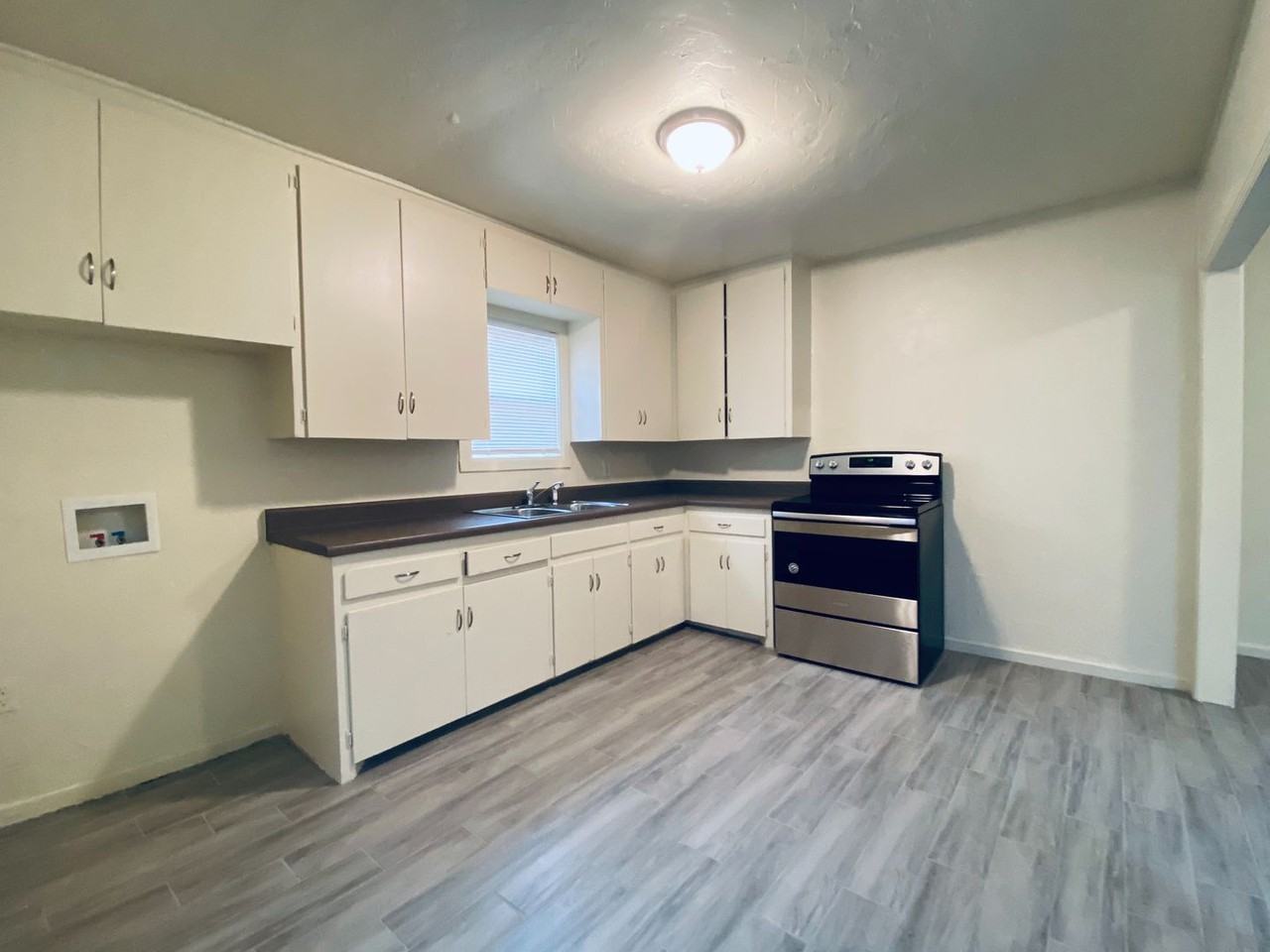 1116 Campbell Road - Photo 5 of 11