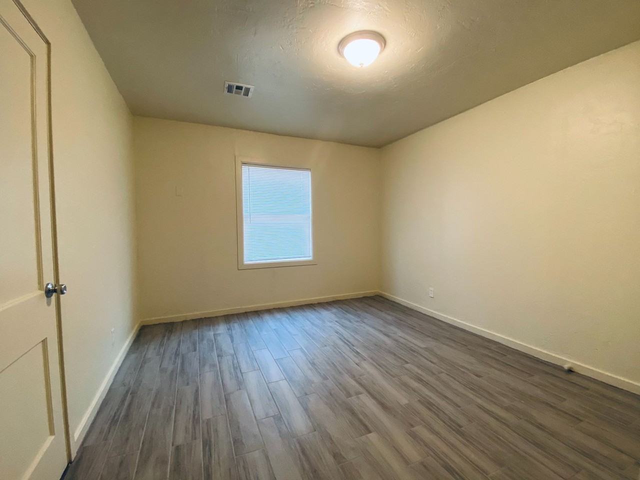 1116 Campbell Road - Photo 7 of 11