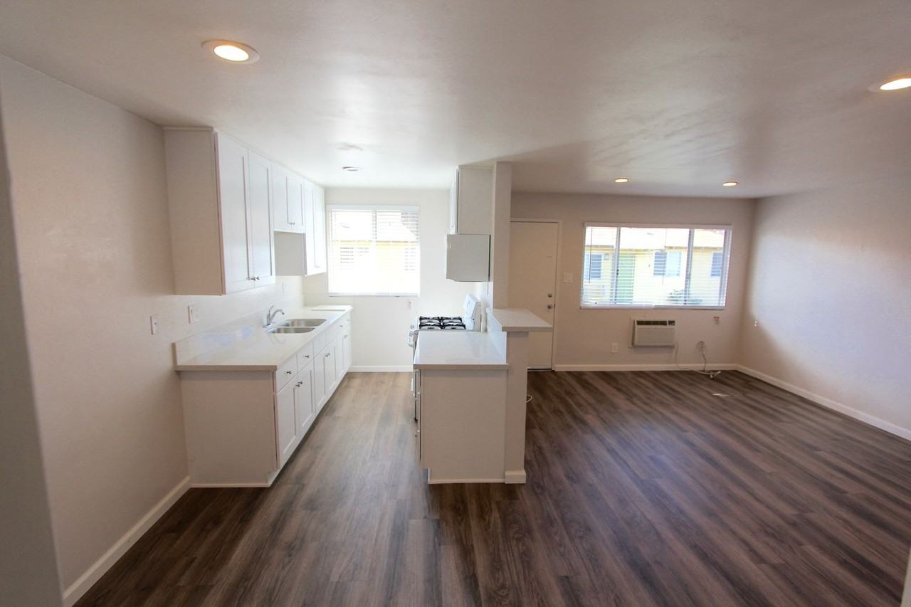 175 South Palm Avenue - Photo 6 of 7