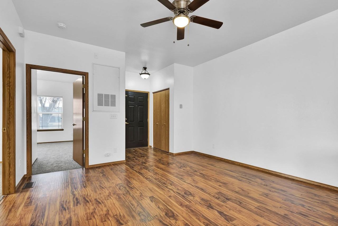 Wilson Lane Apartments - Photo 4 of 17