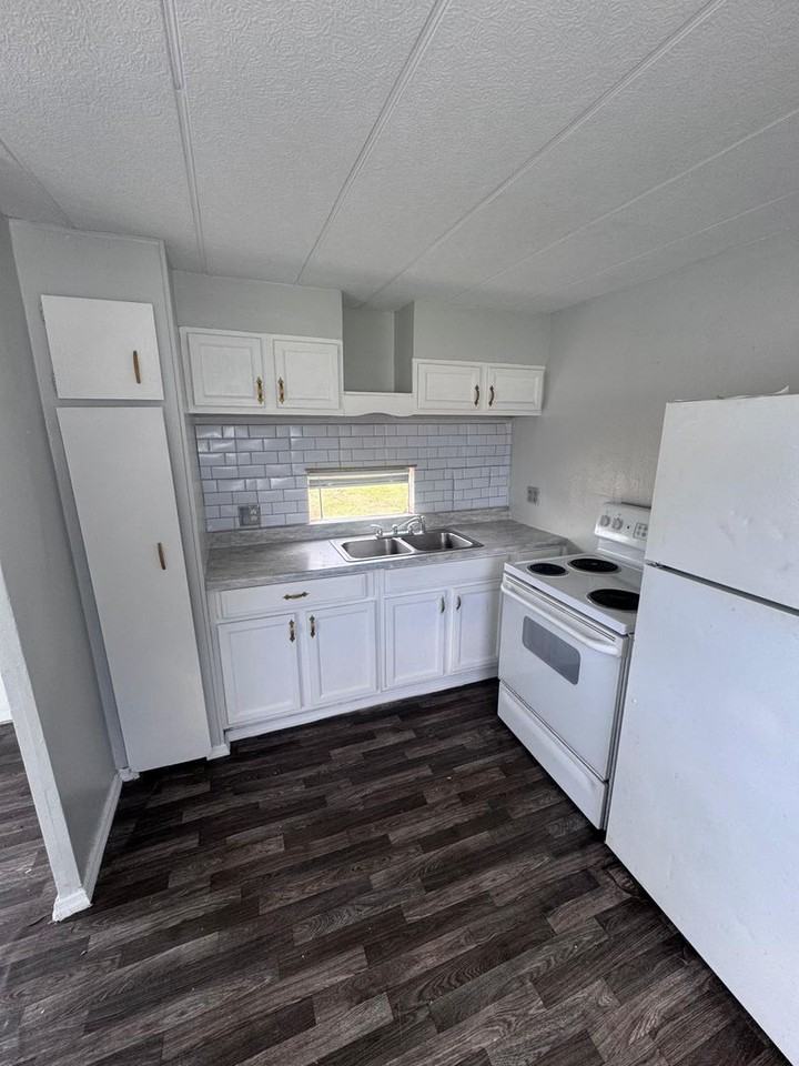 1707 Reynolds Road - Photo 4 of 11