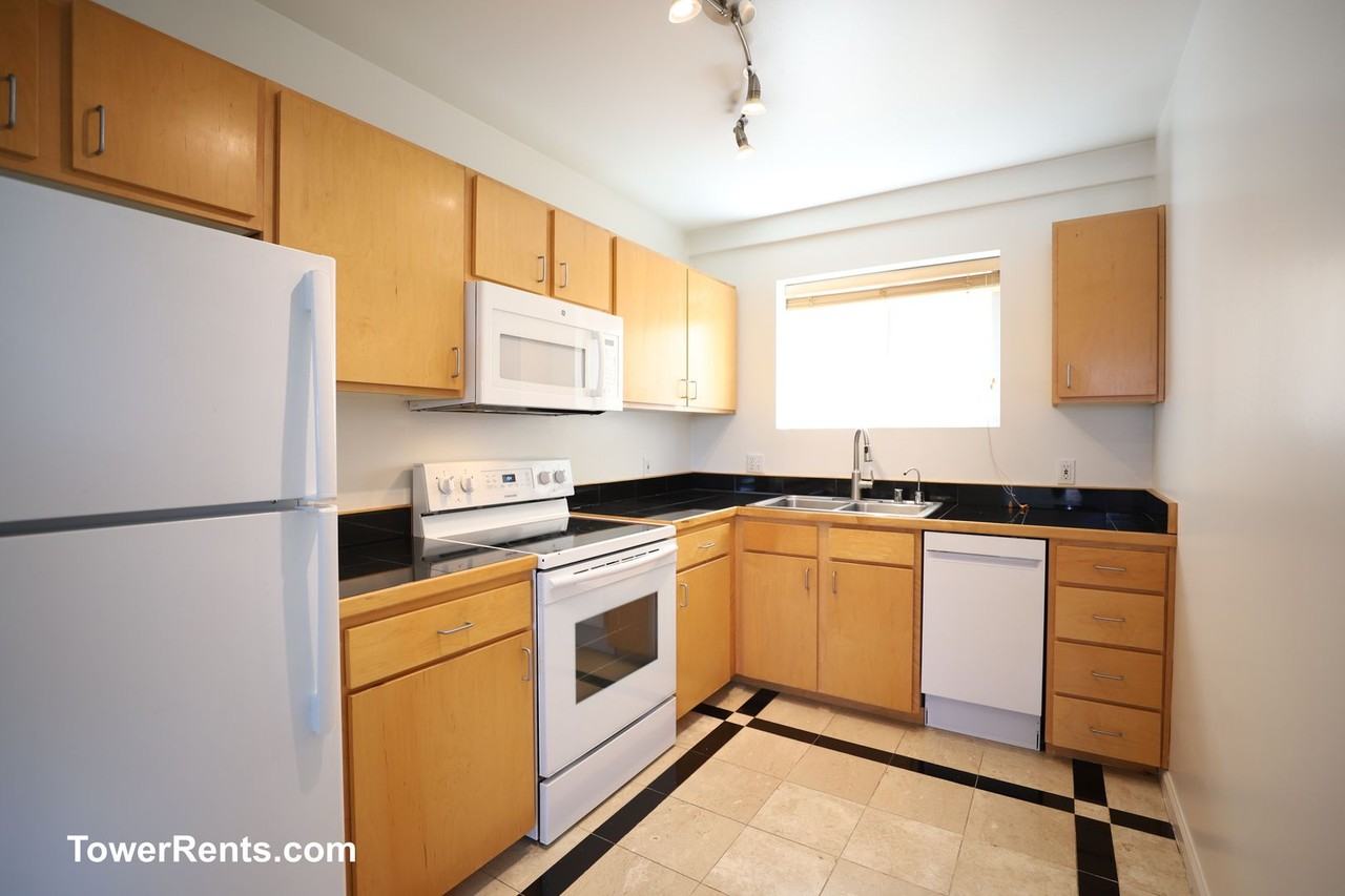 795 8th Ave - Photo 4 of 15