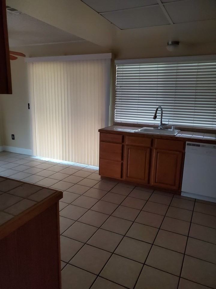 1605 Eastwick Court - Photo 6 of 23