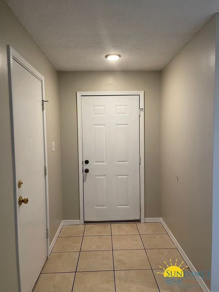 914 Emily Circle - Photo 5 of 18