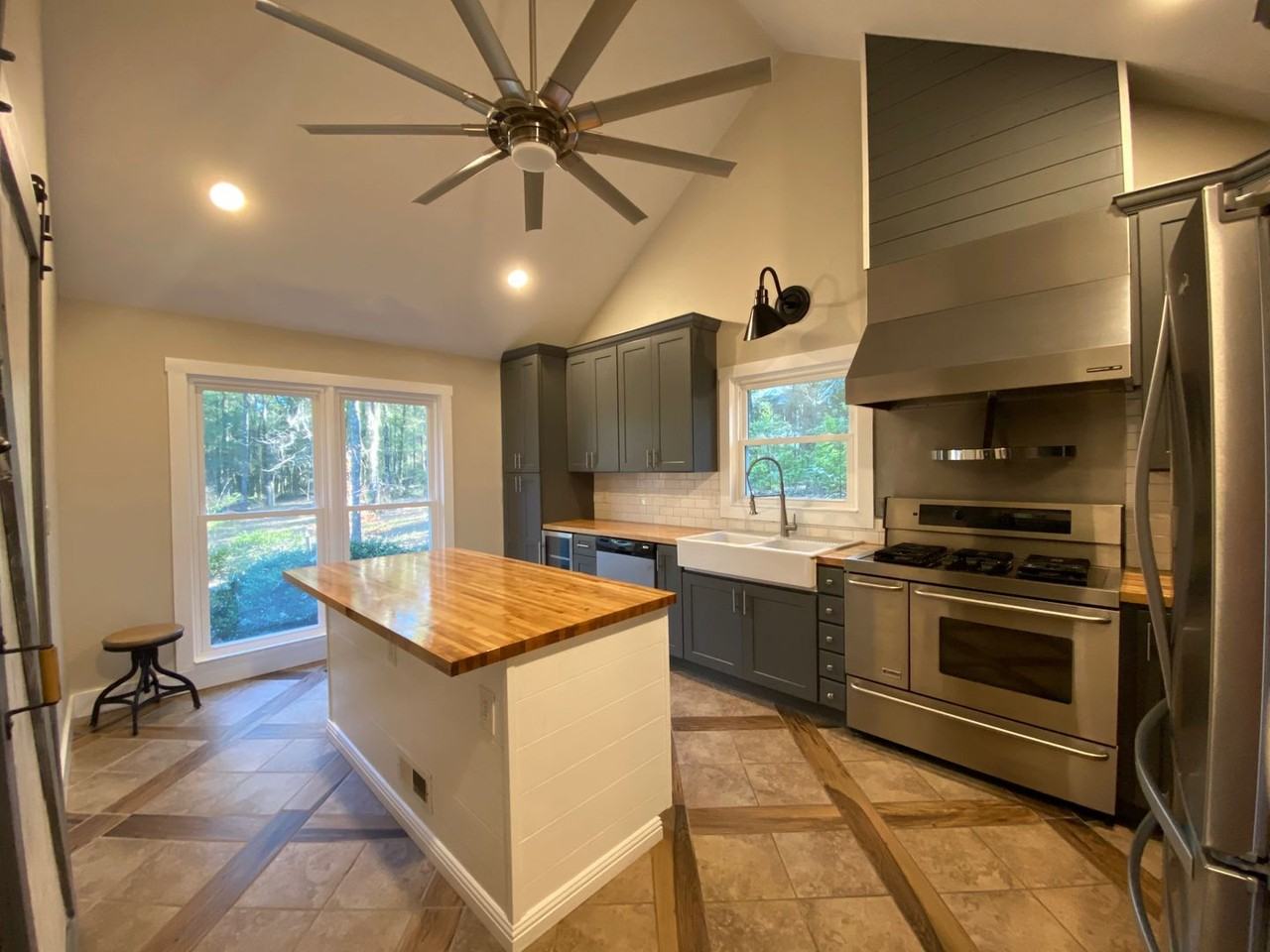 111 Woody Drive - Photo 6 of 34