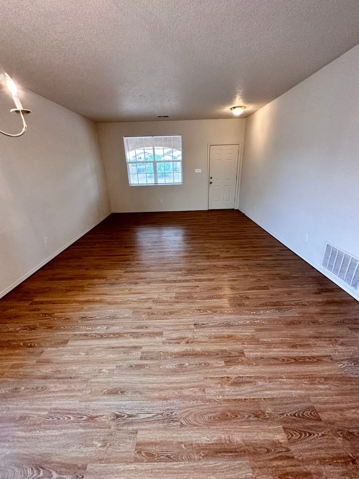 501 Rain Lily Rd Sw - Photo 3 of 34