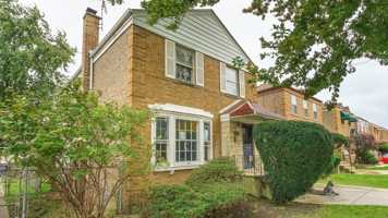 featured image of 7609 South Hoyne Avenue