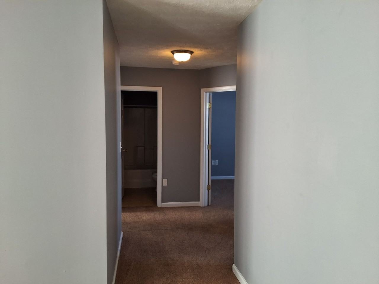 101 Naples Court - Photo 4 of 13