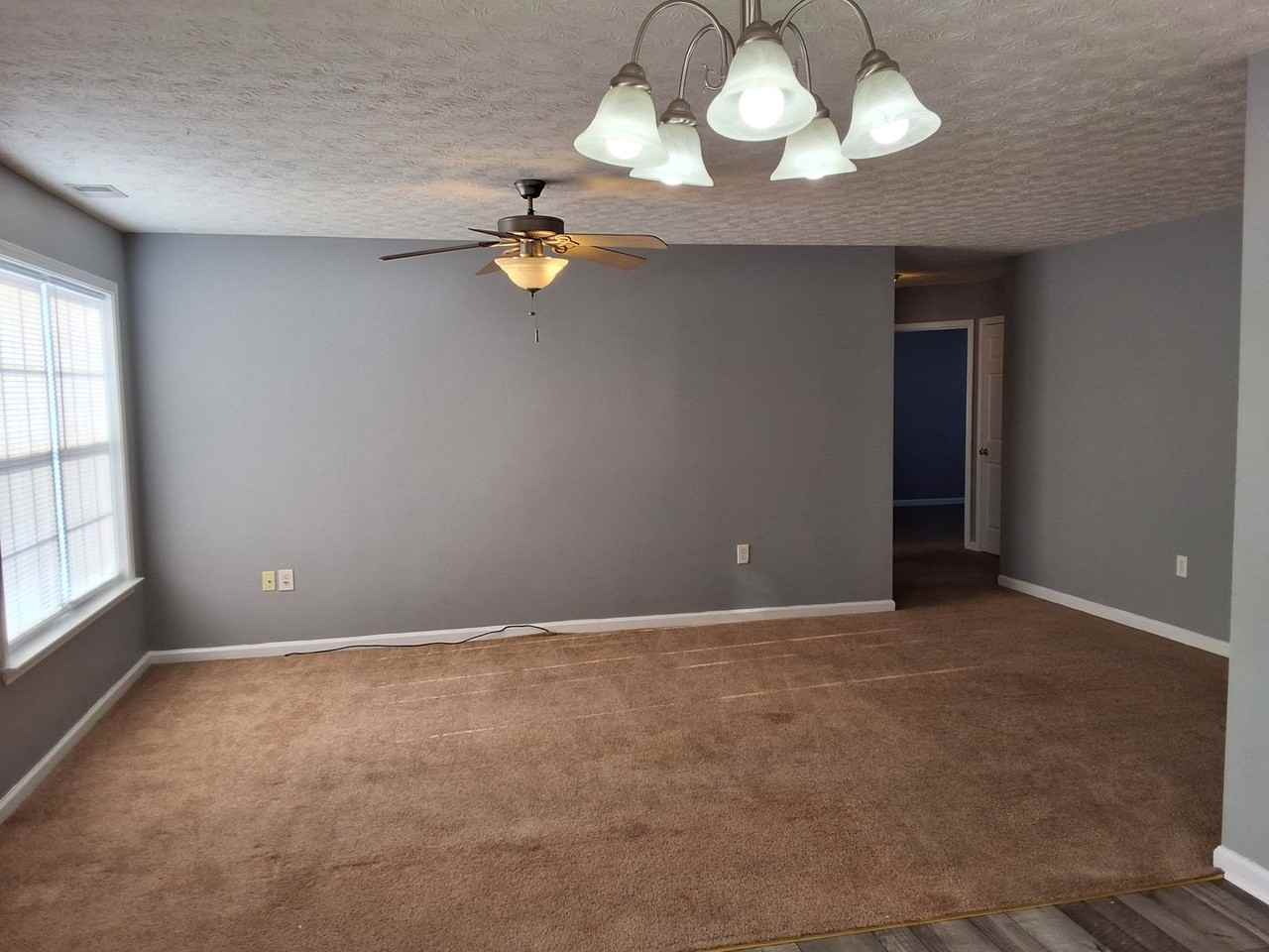 101 Naples Court - Photo 5 of 13