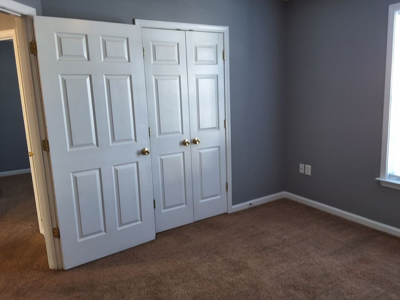 101 Naples Court - Photo 7 of 13