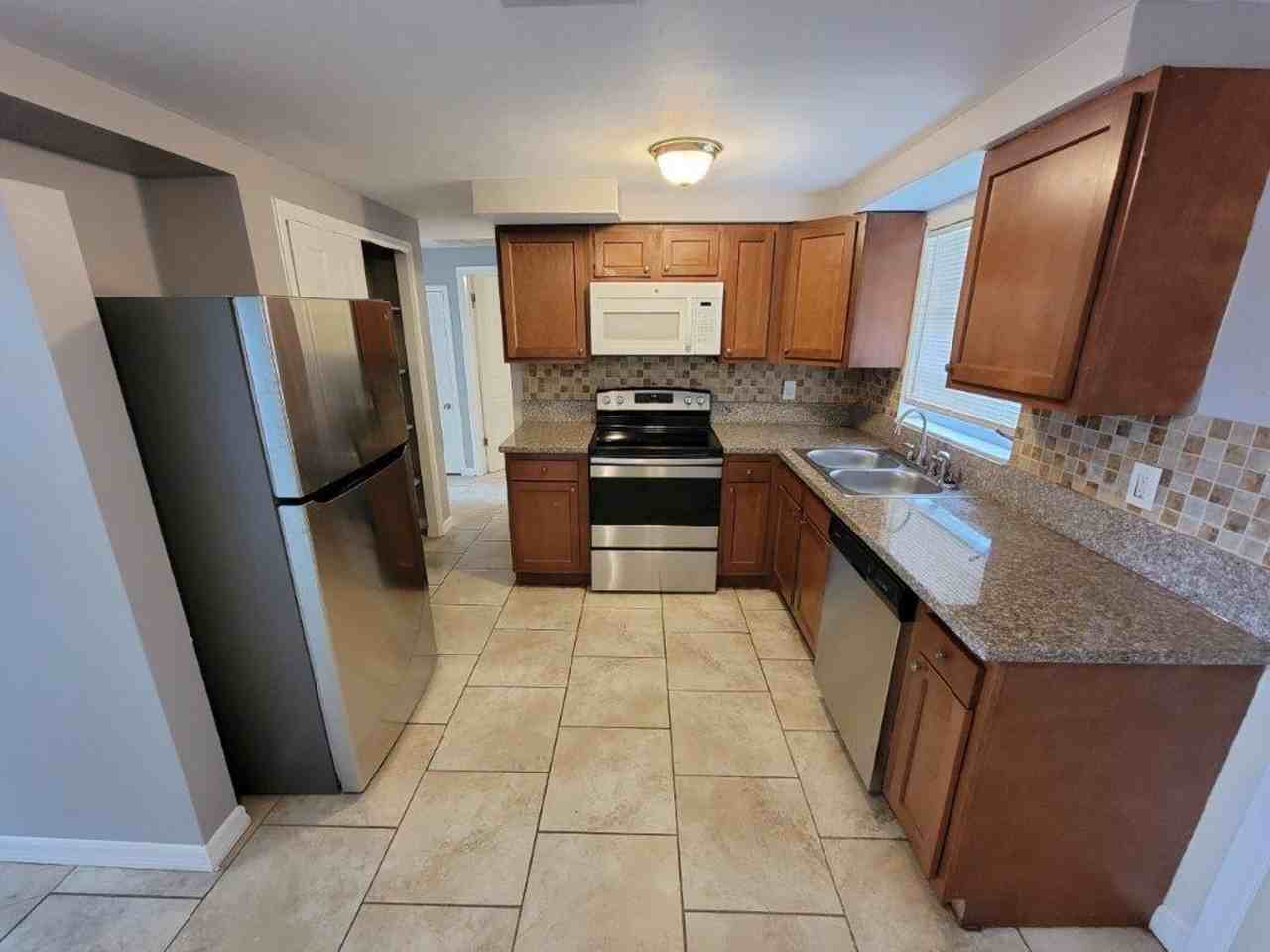 3802 Burden Street - Photo 7 of 25