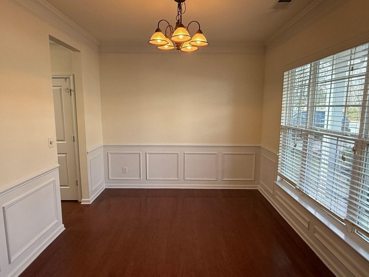 5008 Centerview Dr - Photo 2 of 17