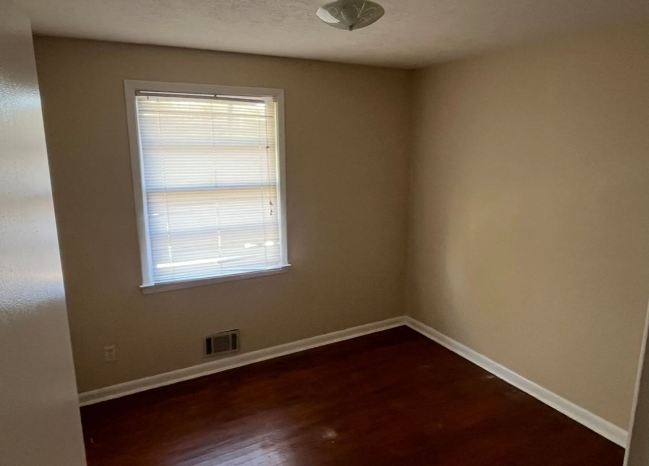 3012 Pinewood Drive - Photo 5 of 12