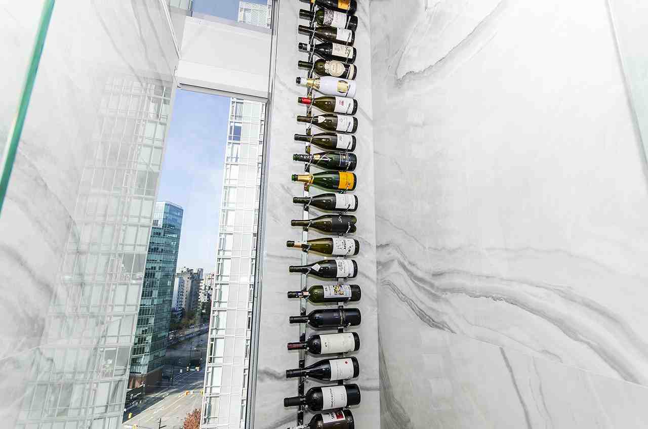 1499 W Pender St - Photo 4 of 18