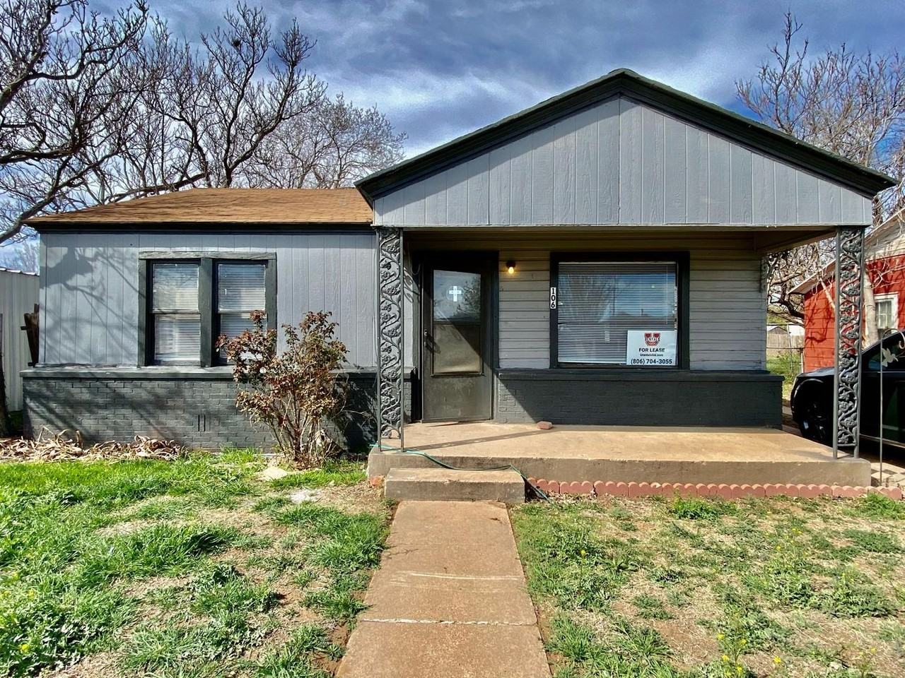 106 Vernon Avenue - Photo 2 of 8