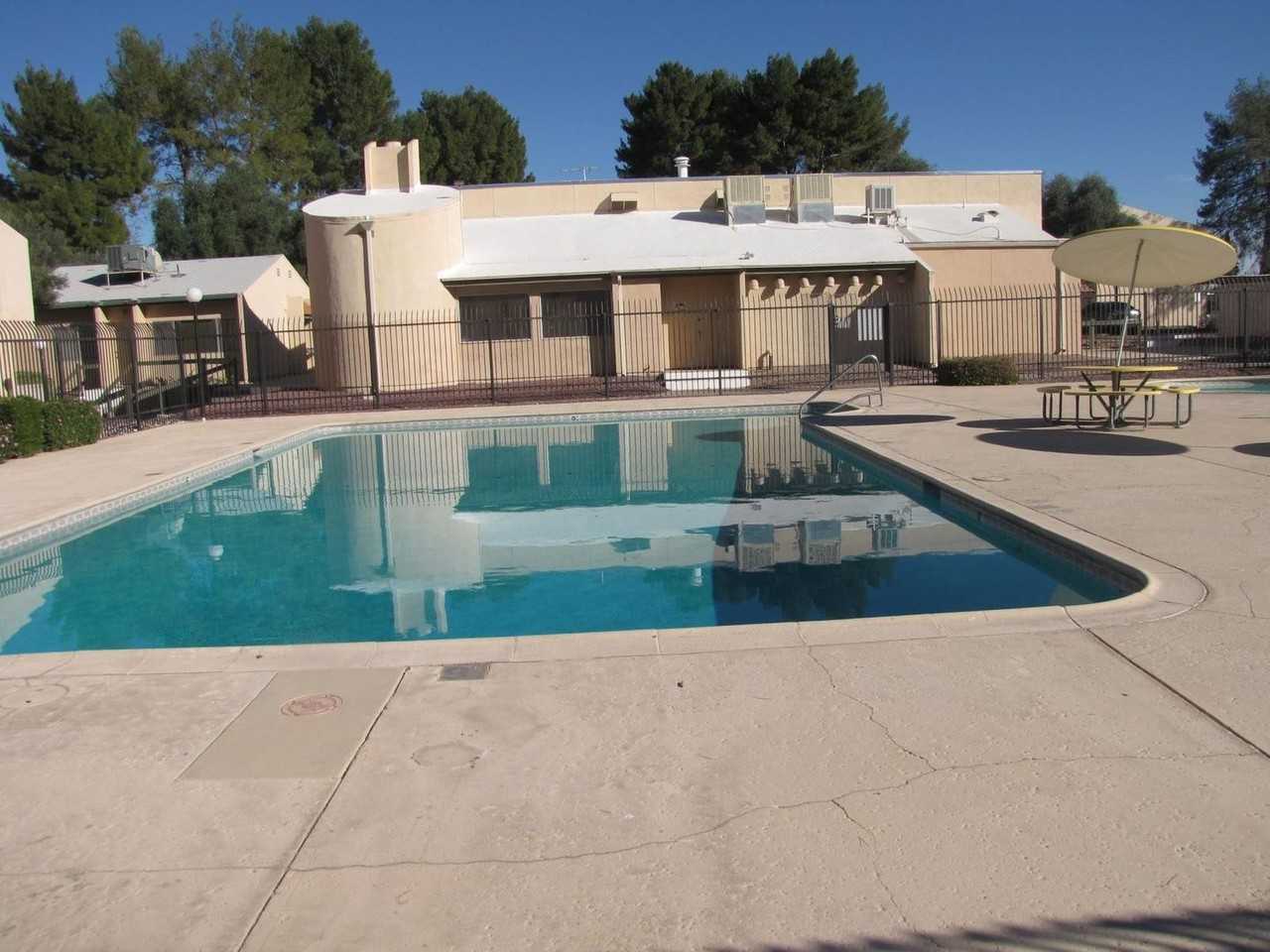 820 S Langley Ave #103 - Photo 7 of 50