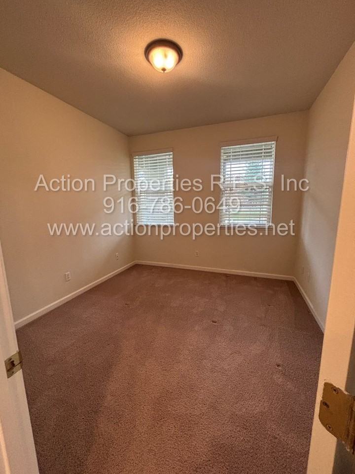 2224 Petruchio Way - Photo 7 of 41