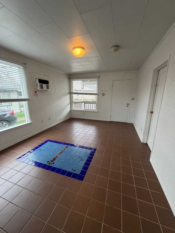 409 Southwest 8th Street - Photo 5 of 17