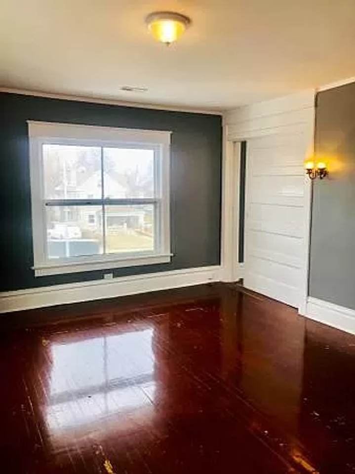 2635 Victor Street - Photo 3 of 16