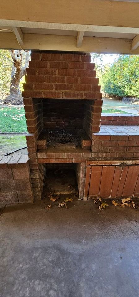 4241 Isabella St - Photo 3 of 34