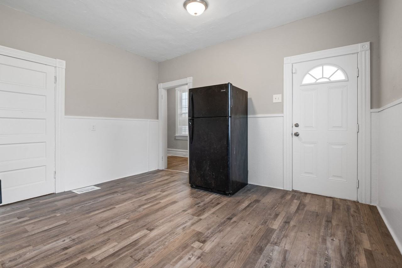 3013 Riverview Avenue - Photo 6 of 19