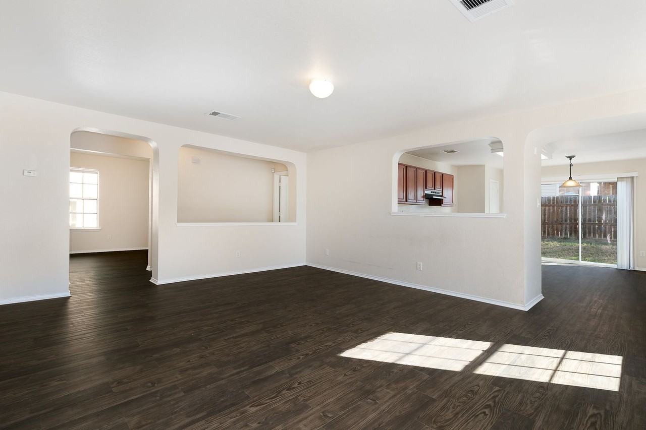 5002 Meridian Farm - Photo 2 of 36