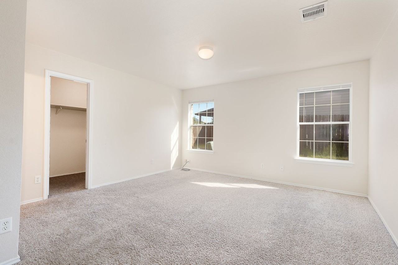 5002 Meridian Farm - Photo 5 of 36