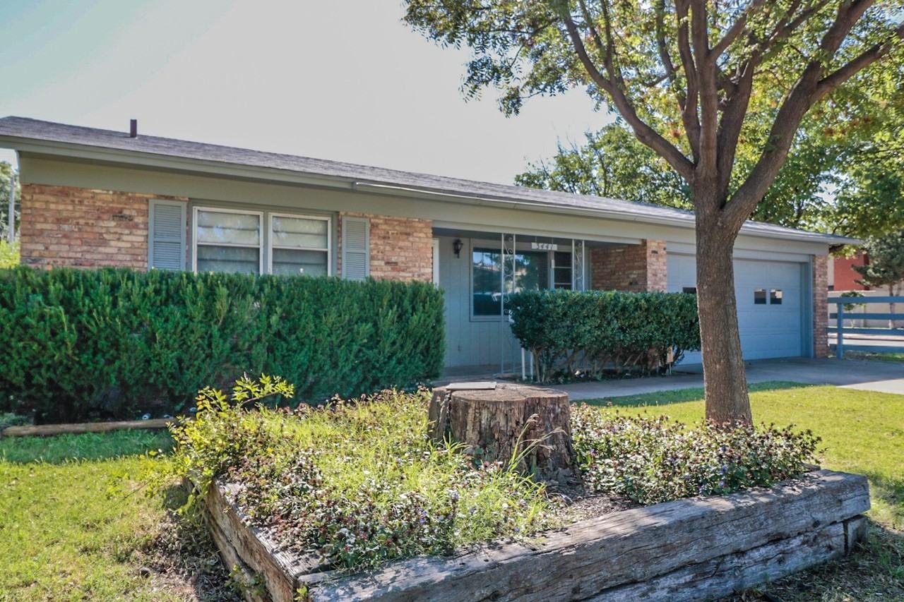 3441 53rd Street - Photo 2 of 10