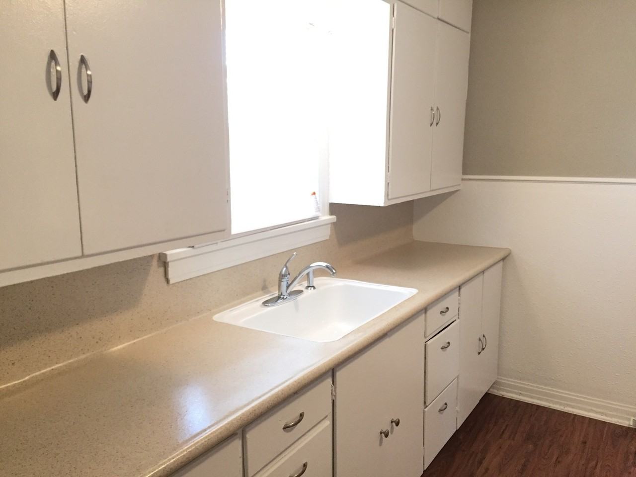 2706 31st Street - Photo 3 of 18