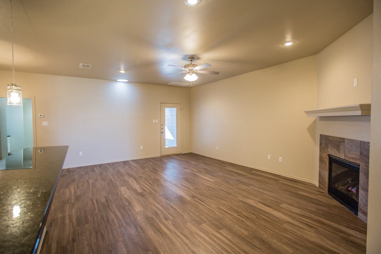 2123 10th Street - Photo 2 of 16