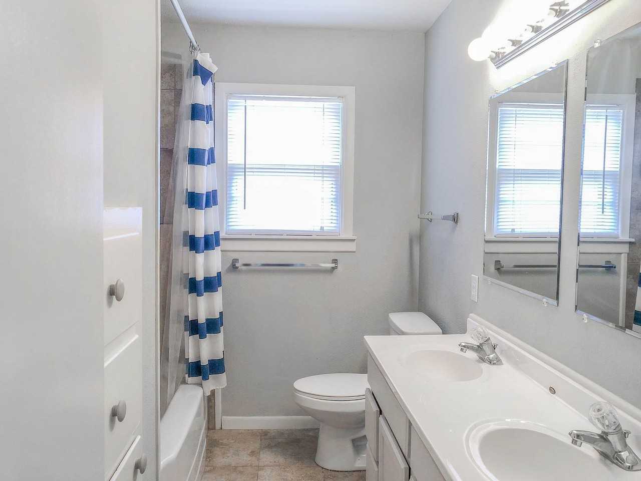 3216 36th Street - Photo 7 of 9