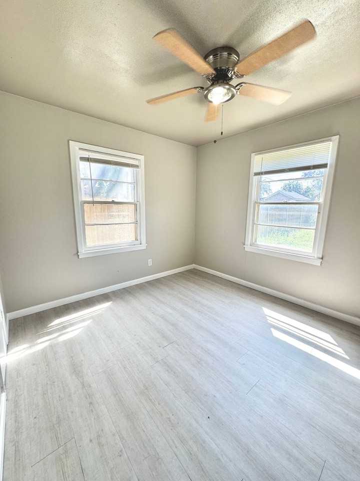 3805 35th Street - Photo 5 of 10