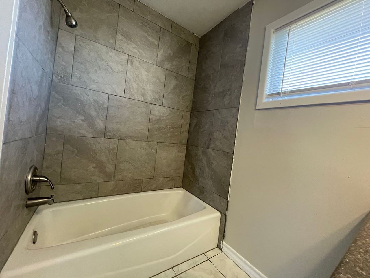 4204 44th Street - Photo 7 of 14