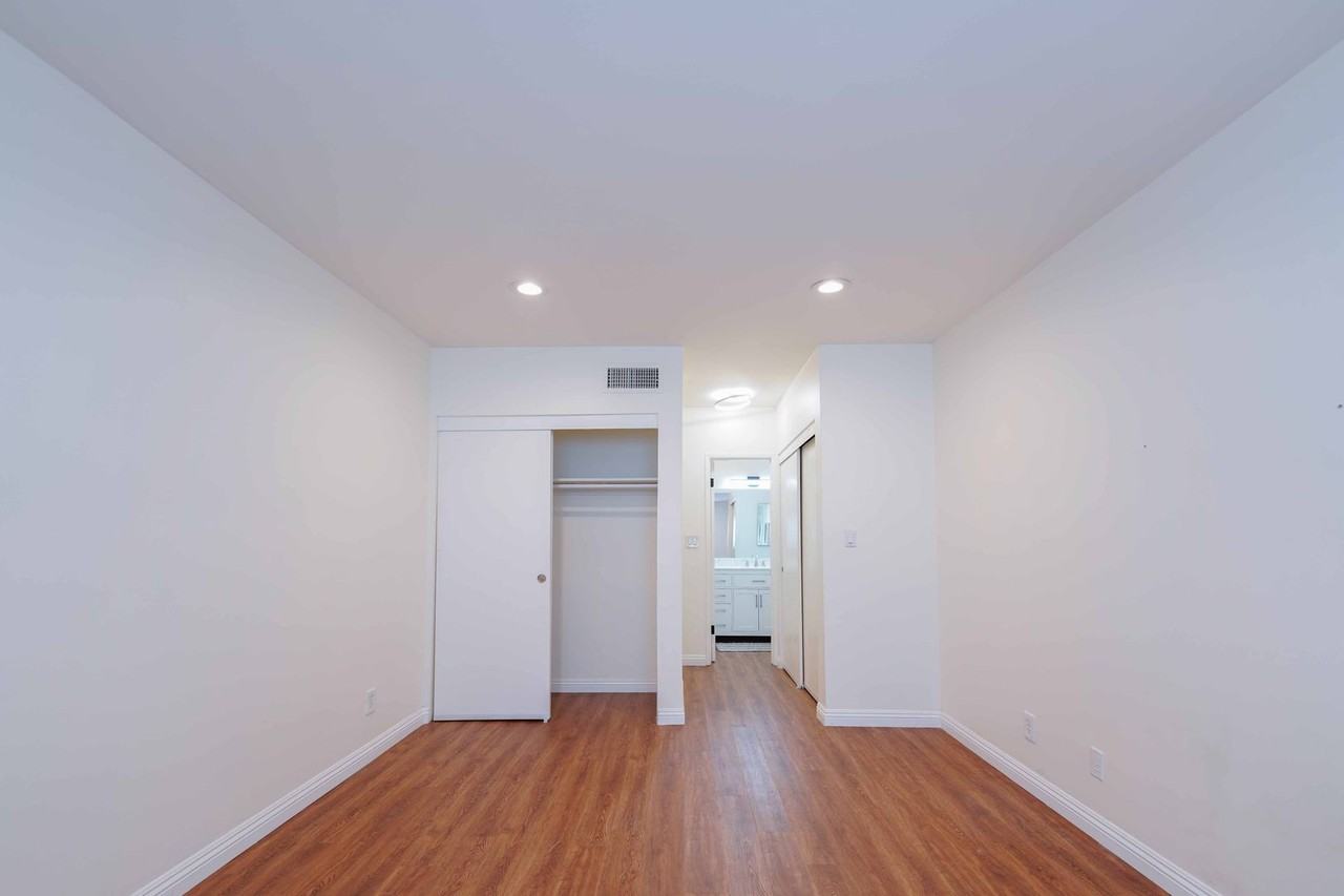 355 S Madison Ave #323 - Photo 7 of 33