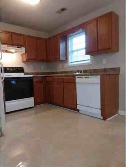 115 Thomas St - Photo 3 of 19