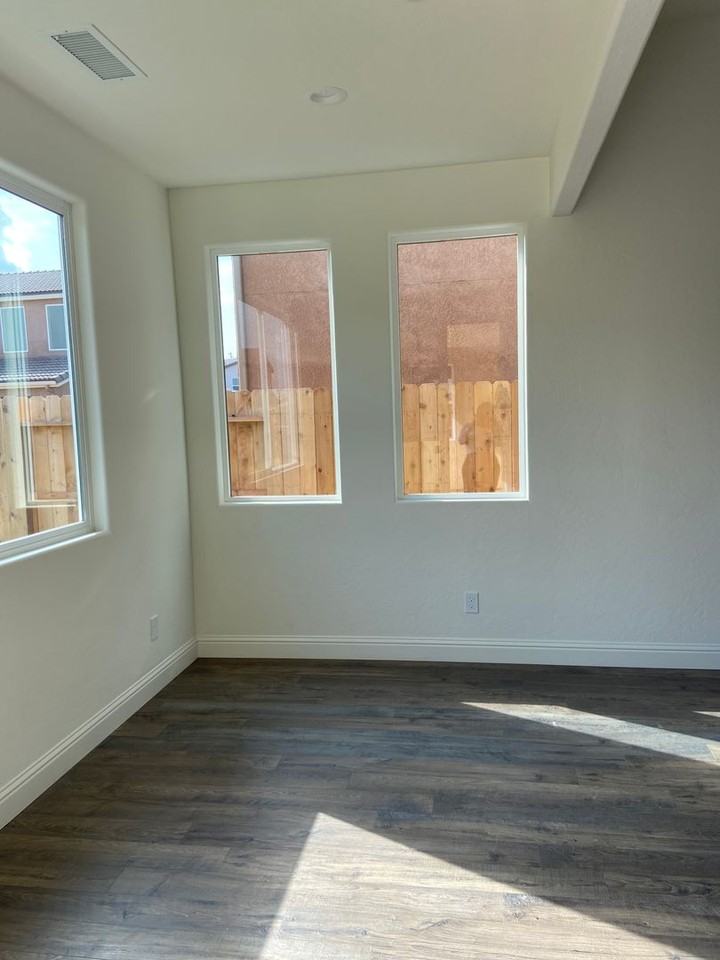 1829 West Prescott Avenue - Photo 4 of 29