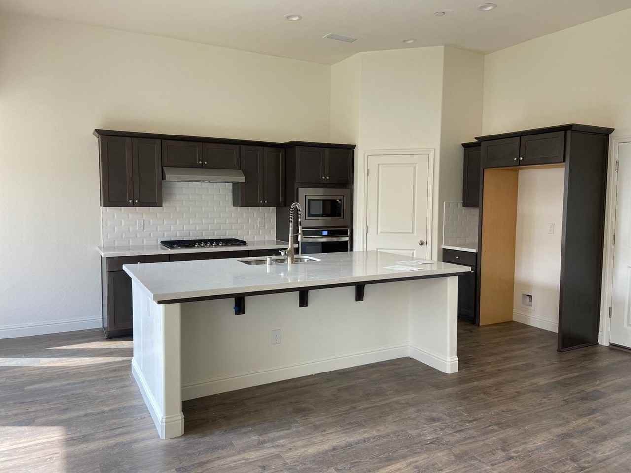 1829 West Prescott Avenue - Photo 7 of 29